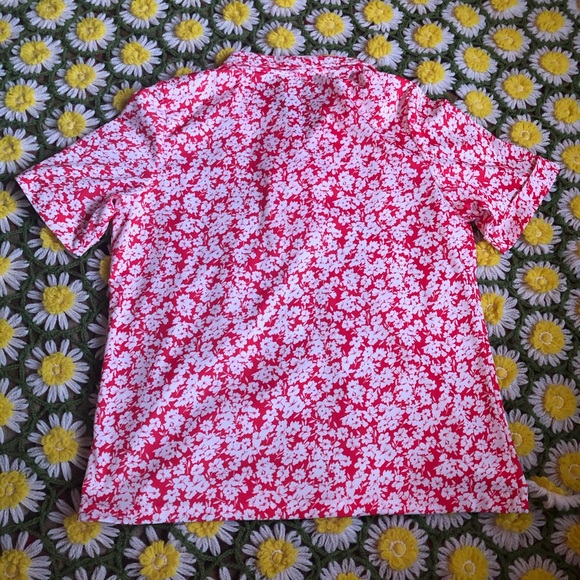 3 for $20! VINTAGE | Floral Top🌹 - Picture 3 of 4